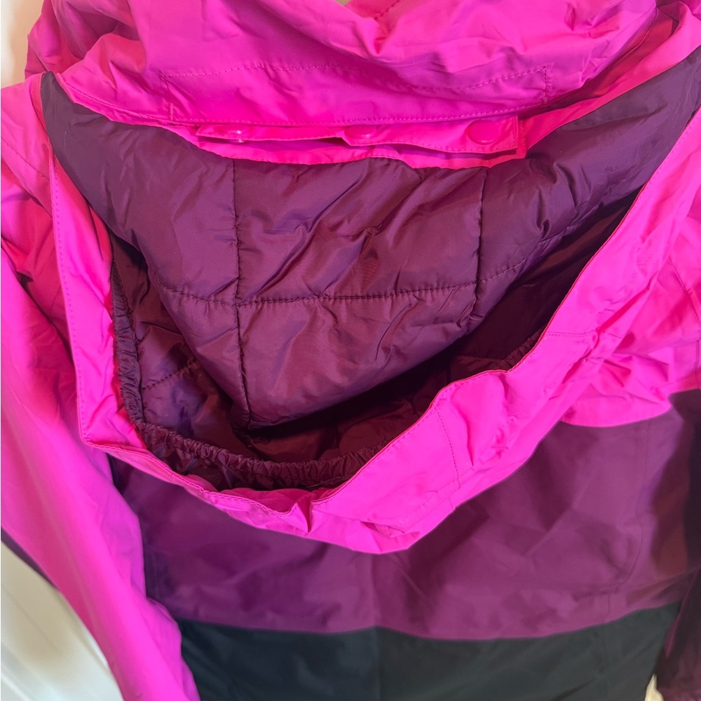 The North Face Kids' Pink and Black Puffer Jacket - Picture 3 of 9